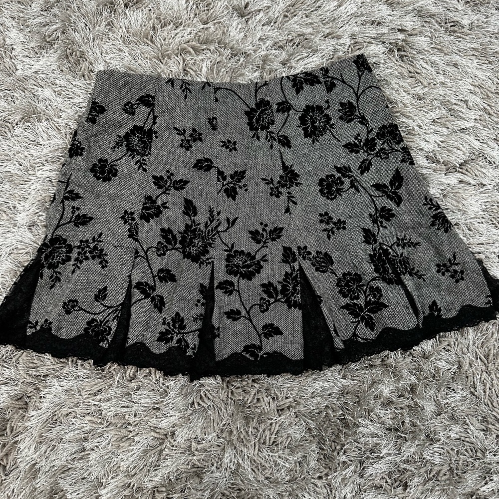 Betsey Johnson vintage super cute mini skirt! Women’s size 6🖤